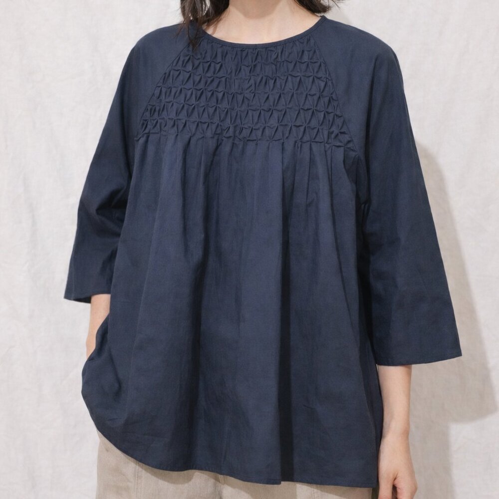 Joh Apparel Women's Top Navy Smocked 100% Cotton Size Large NWT